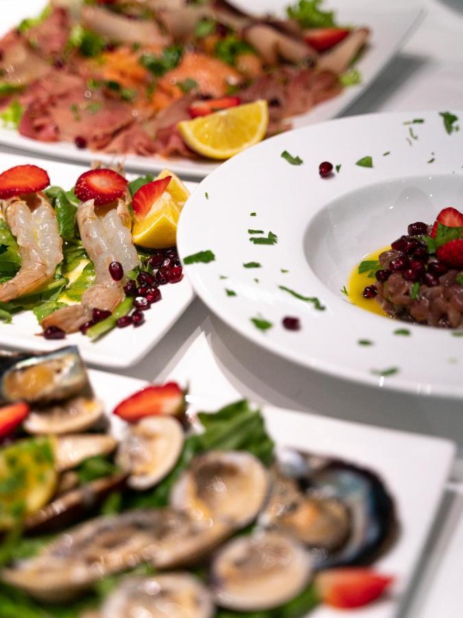 Dolce Italia Hotel Radhimë Eksteriør billede
