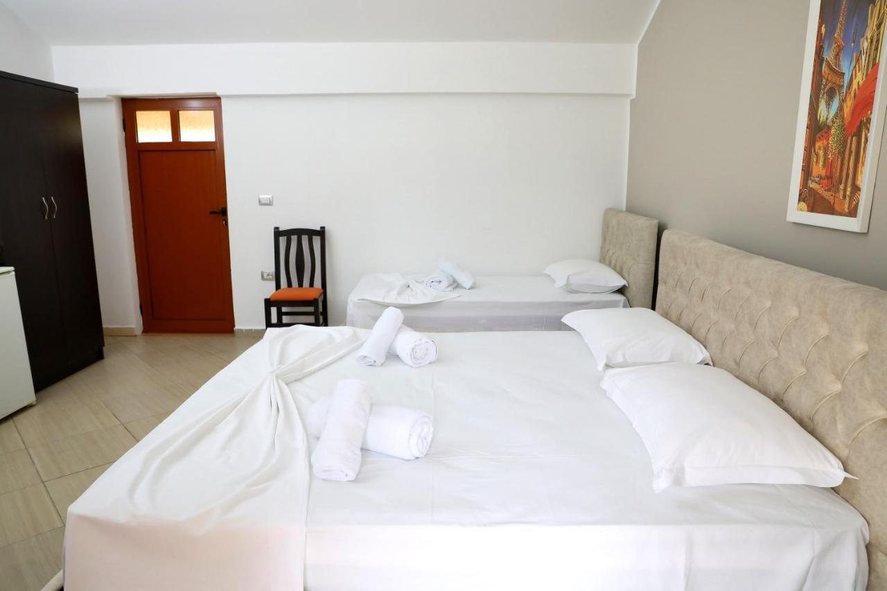 Dolce Italia Hotel Radhimë Eksteriør billede
